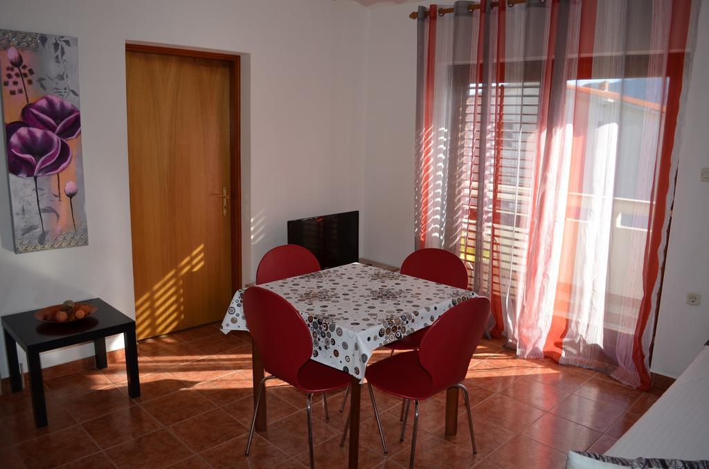 Apartments Sersic Baska Phòng bức ảnh